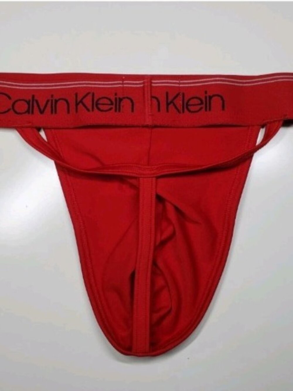 Calvin Klein Men's Thong Y-Back Red Medium - Picture 2 of 3